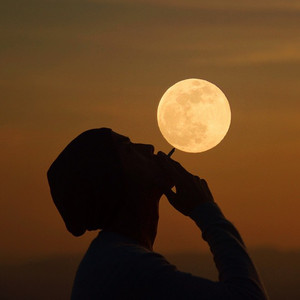 调教校草奴屁股眼哭叫求饶的视频
